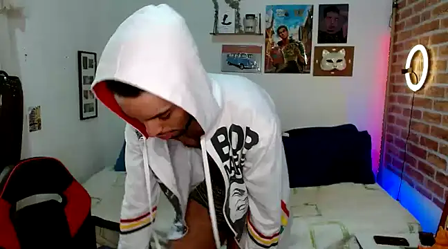 Snapshot of colinbrown chatting on 12, 2, 2025 colinbrown online show from 12, 2, 2025