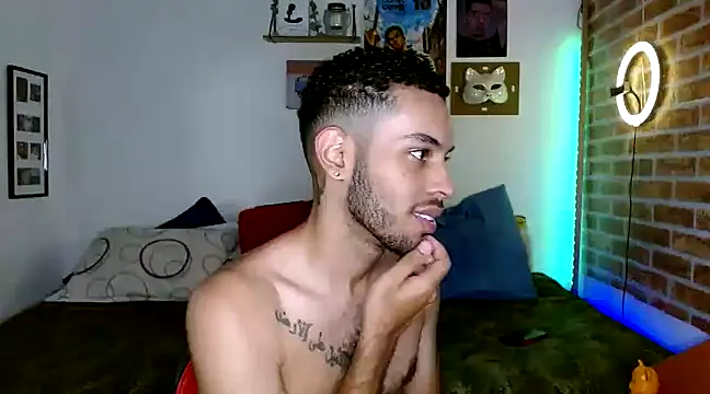 Snapshot of colinbrown chatting on 7, 3, 2025 colinbrown online show from 7, 3, 2025
