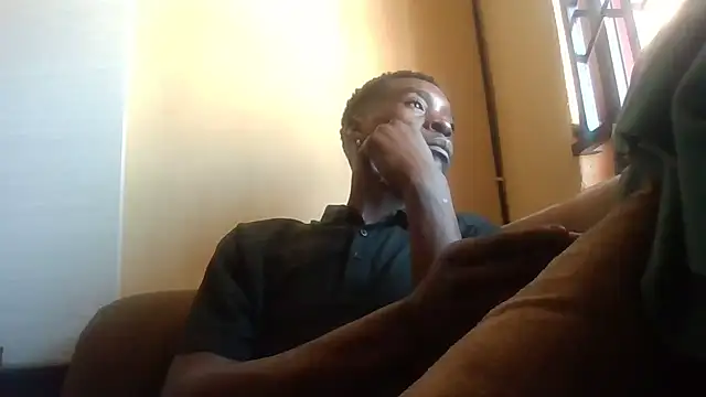 Snapshot of SmallGoodNutts chatting on 5, 11, 2025 SmallGoodNutts online show from 5, 11, 2025