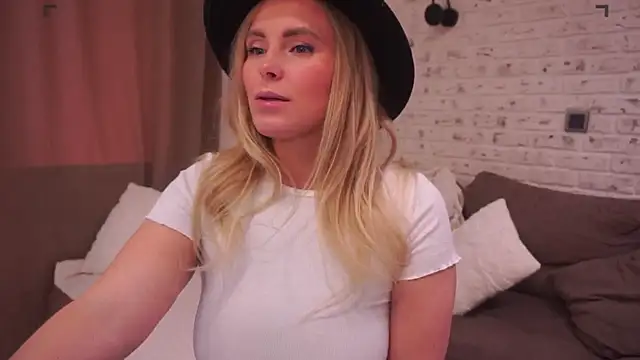 Charming Daphny online show from 14, 3, 2025