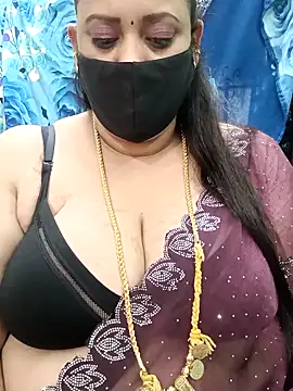 Snapshot of ashikaa_r chatting on 5, 10, 2025 ashikaa r online show from 5, 10, 2025