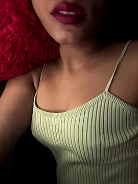 Snapshot of Hot_Goldengirl chatting on 2, 10, 2025 Hot Goldengirl online show from 2, 10, 2025