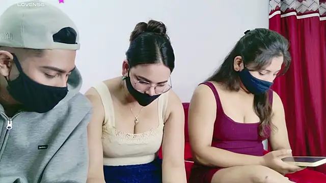 Snapshot of RupaliDixit chatting on 27, 11, 2025 RupaliDixit online show from 27, 11, 2025