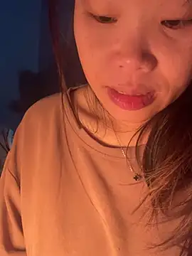 Snapshot of Laura8910 chatting on 2, 1, 2025 Laura8910 online show from 2, 1, 2025