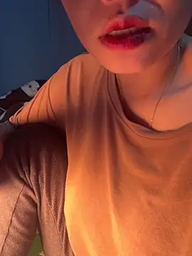 Snapshot of Laura8910 chatting on 2, 1, 2025 Laura8910 online show from 2, 1, 2025