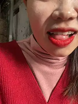 Snapshot of Laura8910 chatting on 25, 2, 2025 Laura8910 online show from 25, 2, 2025