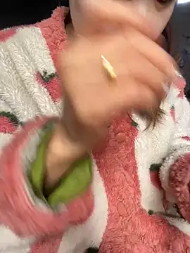 Snapshot of Laura8910 chatting on 17, 3, 2025 Laura8910 online show from 17, 3, 2025