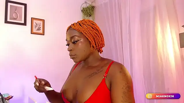 Snapshot of MiaKnox chatting on 26, 12, 2024 MiaKnox online show from 26, 12, 2024