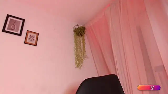 Snapshot of MiaKnox chatting on 27, 12, 2024 MiaKnox online show from 27, 12, 2024