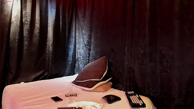 MiaKnox online show from 29, 5, 2026