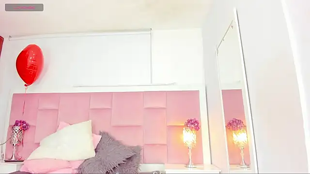 DaphneLloyd online show from 9, 2, 2025