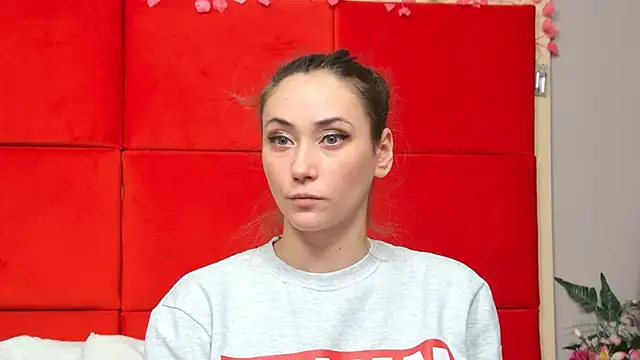 Snapshot of AliceMunro chatting on 28, 1, 2025 AliceMunro online show from 28, 1, 2025