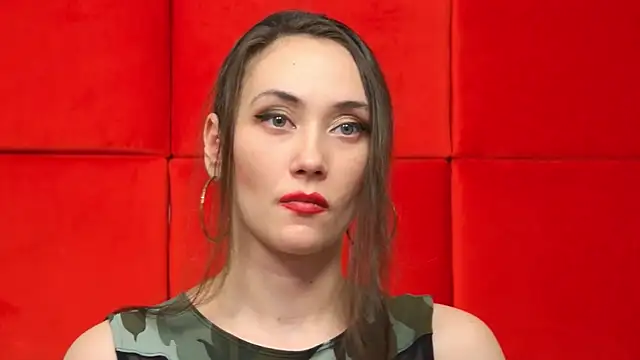 Snapshot of AliceMunro chatting on 1, 2, 2025 AliceMunro online show from 1, 2, 2025