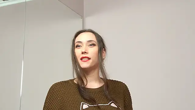 Snapshot of AliceMunro chatting on 9, 2, 2025 AliceMunro online show from 9, 2, 2025