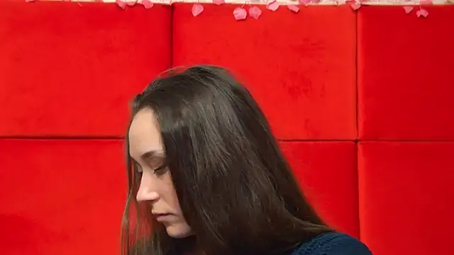 Snapshot of AliceMunro chatting on 12, 2, 2025 AliceMunro online show from 12, 2, 2025