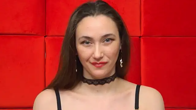 Snapshot of AliceMunro chatting on 13, 2, 2025 AliceMunro online show from 13, 2, 2025