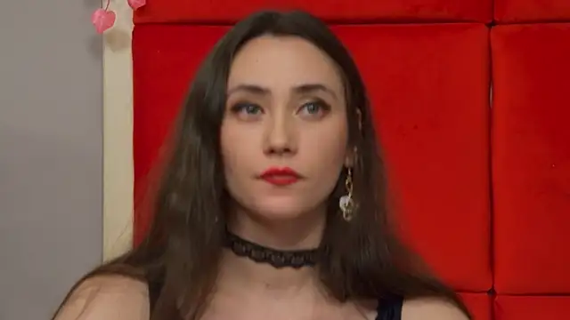 Snapshot of AliceMunro chatting on 18, 2, 2025 AliceMunro online show from 18, 2, 2025