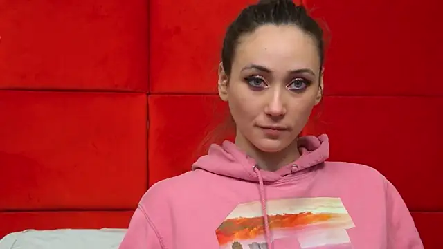 Snapshot of AliceMunro chatting on 27, 2, 2025 AliceMunro online show from 27, 2, 2025