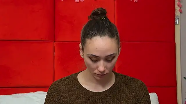 Snapshot of AliceMunro chatting on 4, 3, 2025 AliceMunro online show from 4, 3, 2025