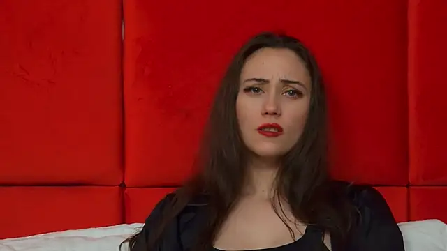 Snapshot of AliceMunro chatting on 4, 3, 2025 AliceMunro online show from 4, 3, 2025