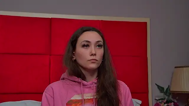 Snapshot of AliceMunro chatting on 18, 3, 2025 AliceMunro online show from 18, 3, 2025