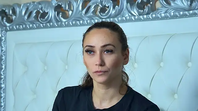 Snapshot of AliceMunro chatting on 12, 9, 2025 AliceMunro online show from 12, 9, 2025