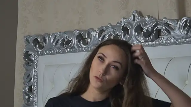 Snapshot of AliceMunro chatting on 23, 9, 2025 AliceMunro online show from 23, 9, 2025