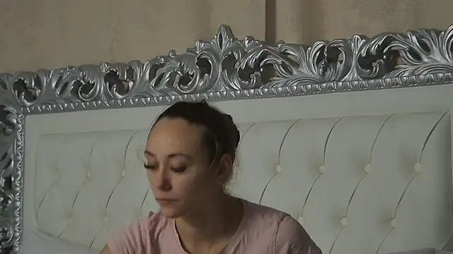 Snapshot of AliceMunro chatting on 29, 9, 2025 AliceMunro online show from 29, 9, 2025