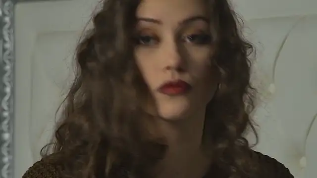 Snapshot of AliceMunro chatting on 2, 10, 2025 AliceMunro online show from 2, 10, 2025