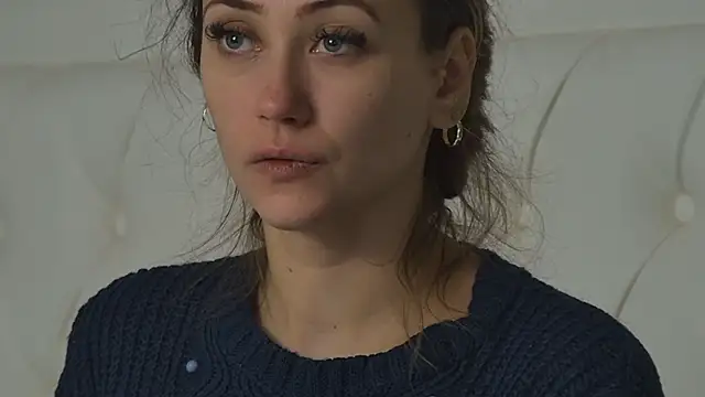 Snapshot of AliceMunro chatting on 4, 10, 2025 AliceMunro online show from 4, 10, 2025