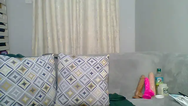 Petite 254 online show from 20, 12, 2025