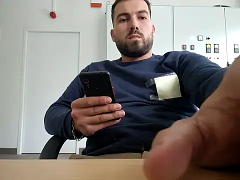 Snapshot of Leonormaldick chatting on 30, 10, 2025 Leonormaldick online show from 30, 10, 2025