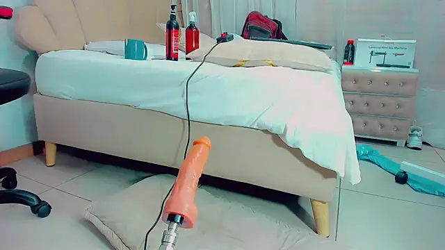 EmilyySaenz online show from 13, 3, 2025