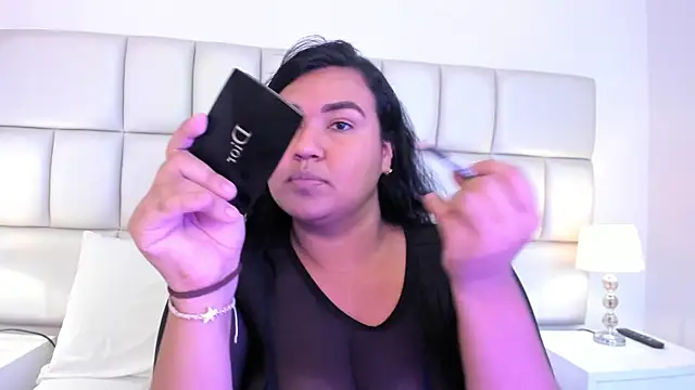 Snapshot of DojaAissha chatting on 27, 1, 2025 DojaAissha online show from 27, 1, 2025