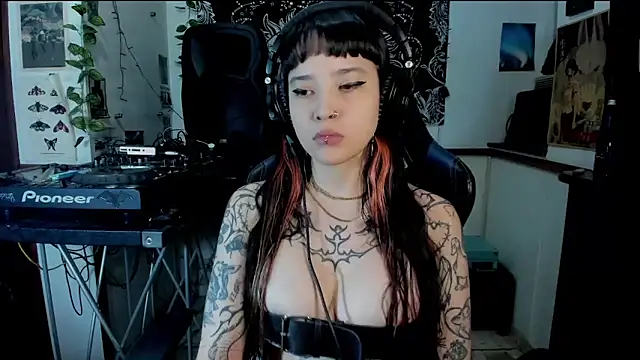 Demongirl6666 online show from 23, 3, 2025