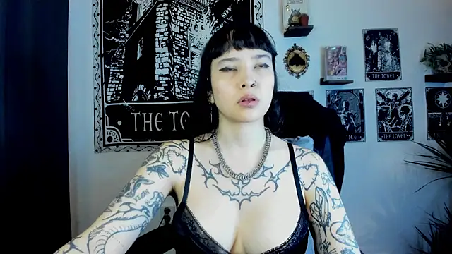 Demongirl6666 online show from 22, 10, 2025