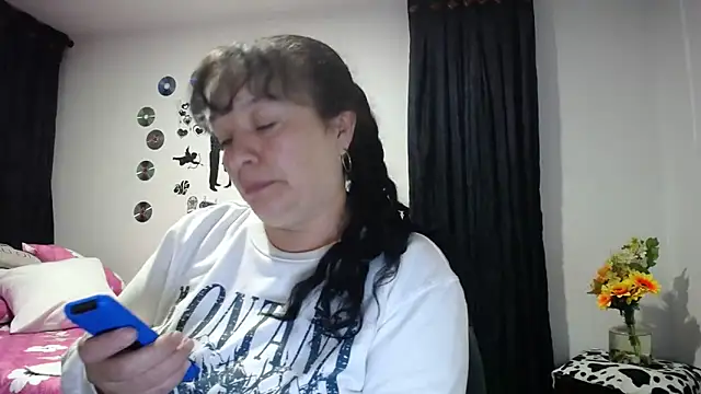 Sweeetness Milf online show from 7, 11, 2025