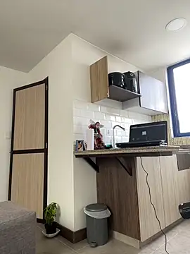 LauraCadwell online show from 22, 12, 2024