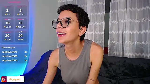 Snapshot of peyton_golden1 chatting on 5, 1, 2025 peyton golden1 online show from 5, 1, 2025