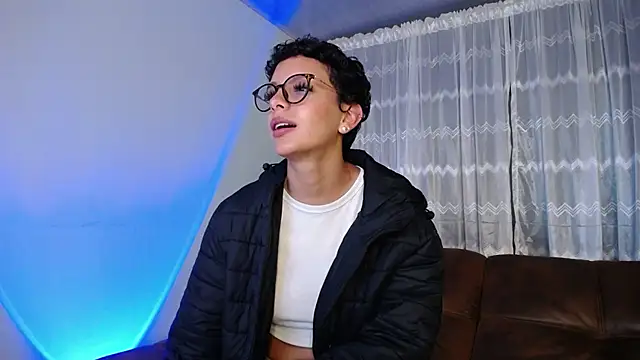 Snapshot of peyton_golden1 chatting on 22, 1, 2025 peyton golden1 online show from 22, 1, 2025