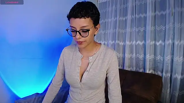 Snapshot of peyton_golden1 chatting on 6, 2, 2025 peyton golden1 online show from 6, 2, 2025