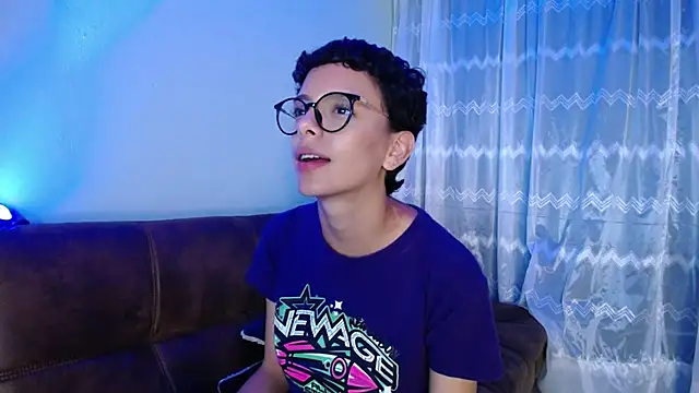 Snapshot of peyton_golden1 chatting on 9, 3, 2025 peyton golden1 online show from 9, 3, 2025