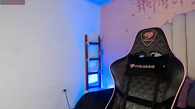 Snapshot of peyton_golden1 chatting on 21, 9, 2025 peyton golden1 online show from 21, 9, 2025