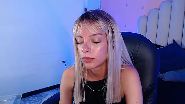 Snapshot of peyton_golden1 chatting on 29, 9, 2025 peyton golden1 online show from 29, 9, 2025