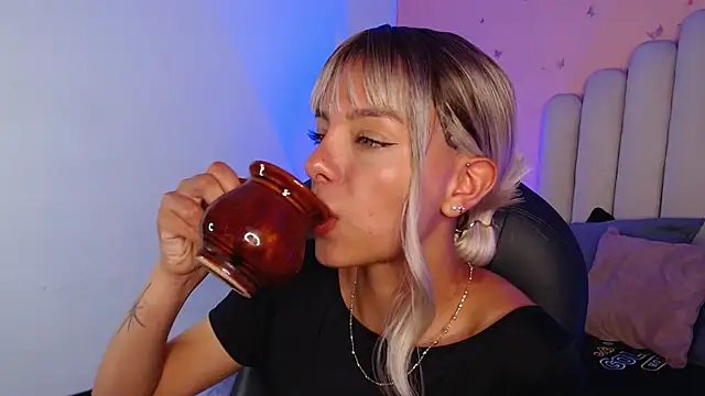 Snapshot of peyton_golden1 chatting on 2, 10, 2025 peyton golden1 online show from 2, 10, 2025