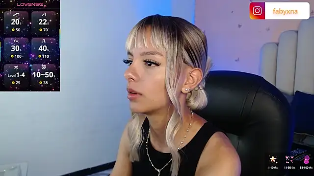 Snapshot of peyton_golden1 chatting on 6, 10, 2025 peyton golden1 online show from 6, 10, 2025