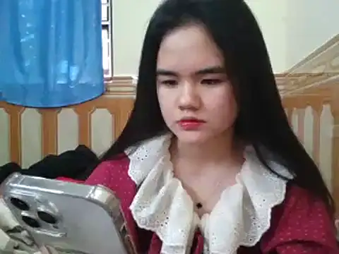 Yin-girl online show from 4, 1, 2025