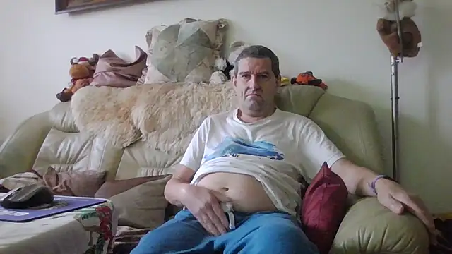 Snapshot of Lutzi1 chatting on 6, 12, 2024 Lutzi1 online show from 6, 12, 2024