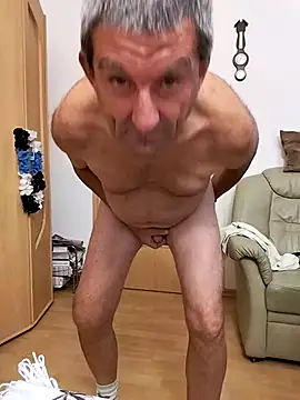 Snapshot of Lutzi1 chatting on 4, 10, 2025 Lutzi1 online show from 4, 10, 2025