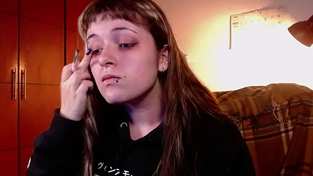 NEXT DOOR GIRL  online show from 14, 11, 2025